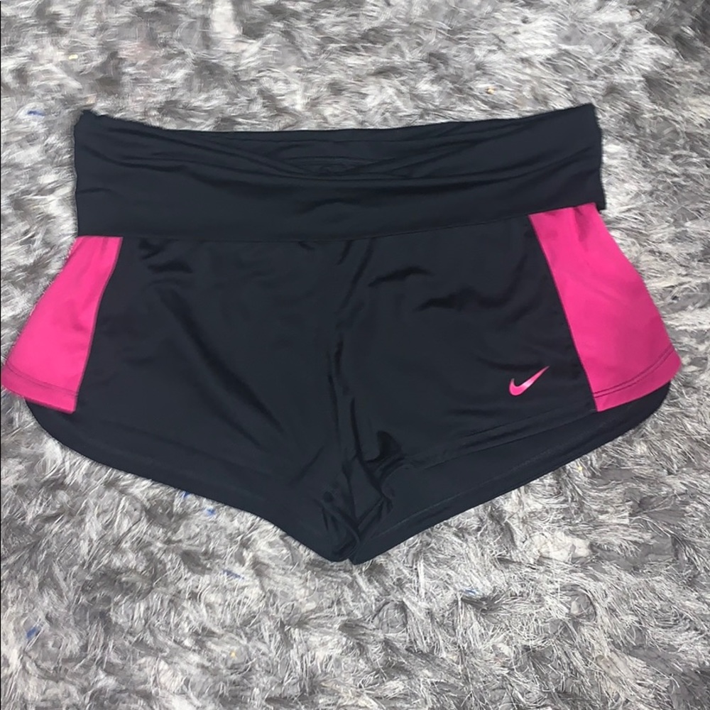 Nike shorts size medium
